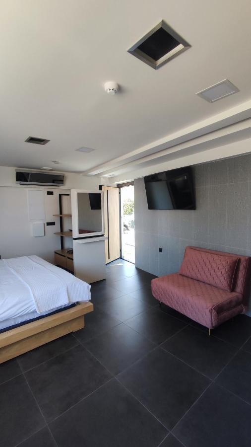 Summertime Signature Suites Agia Marina المظهر الخارجي الصورة