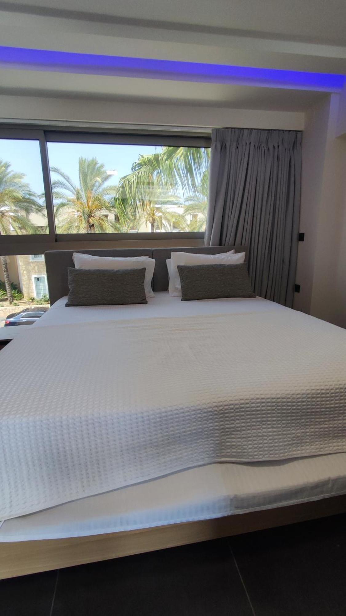 Summertime Signature Suites Agia Marina المظهر الخارجي الصورة