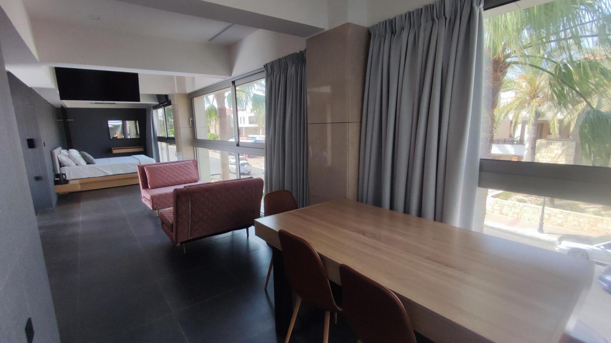Summertime Signature Suites Agia Marina المظهر الخارجي الصورة