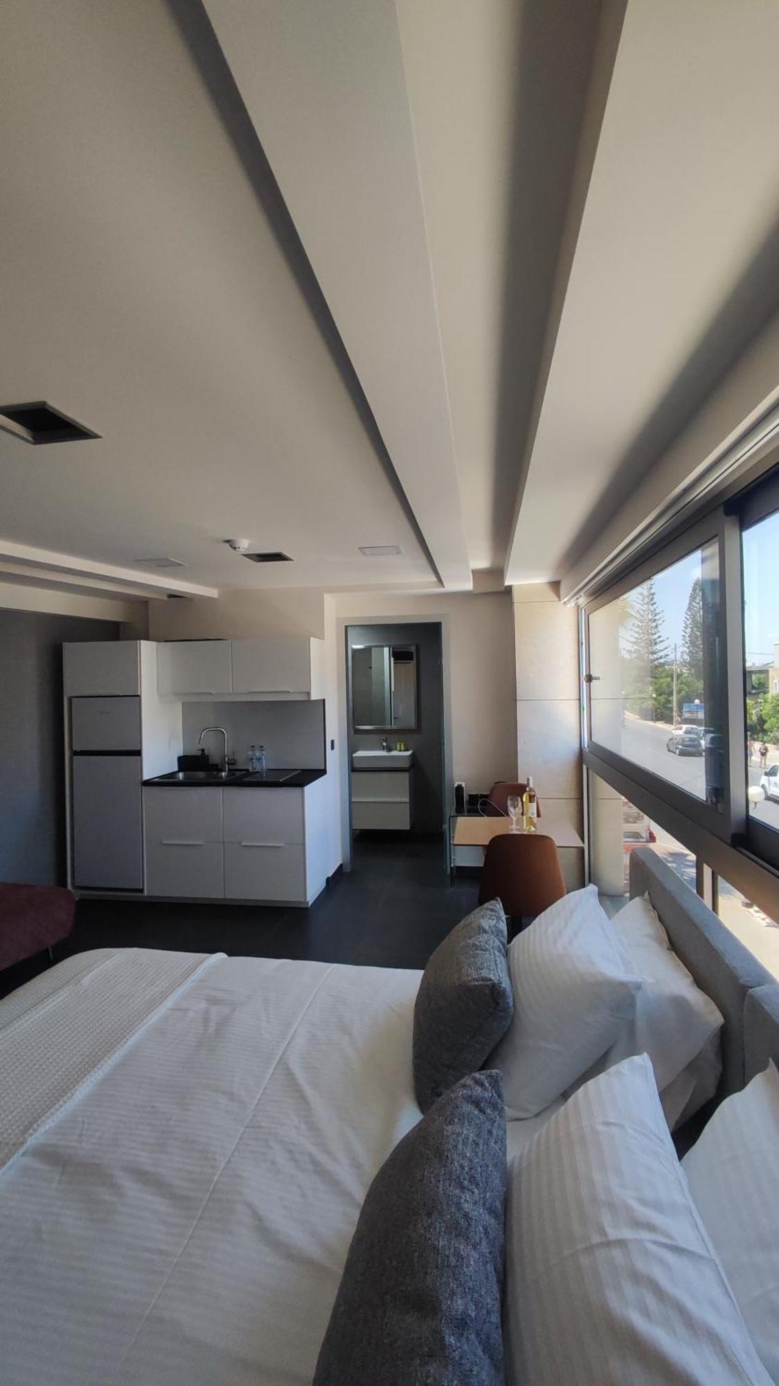 Summertime Signature Suites Agia Marina المظهر الخارجي الصورة